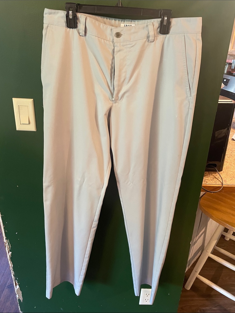 IZOD Golf Men's Light Gray Chino Pants Size 36x32